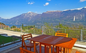 La Quiete 23 Lake view apartment by Gardadomusmea Tremosine